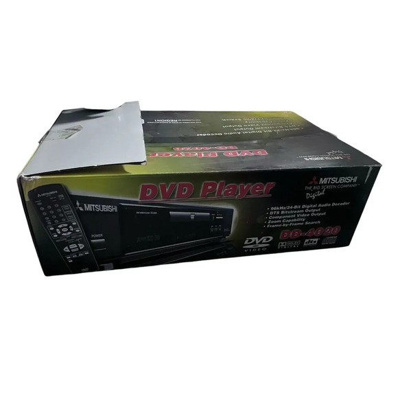 Mitsubishi DVD player dd-4020, No remote, TESTED Working - Picture 1 of 3